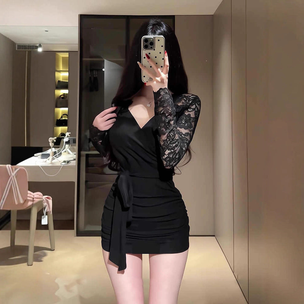 Slip-Kleid «Nuit» – V-Ausschnitt, Langarm, elegant