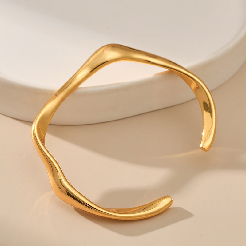 Armband mit gedrehtem Draht-Design