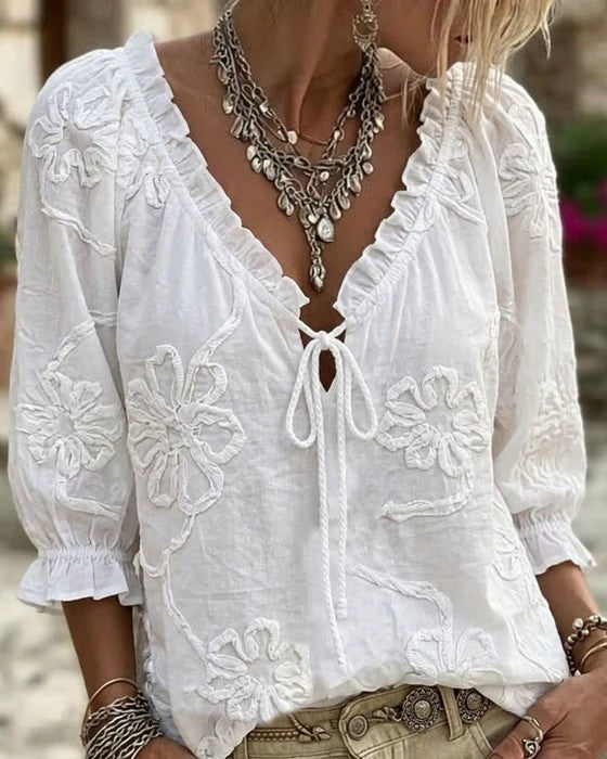 Besticktes Jacquard-Top mit Rüschen und V-Ausschnitt