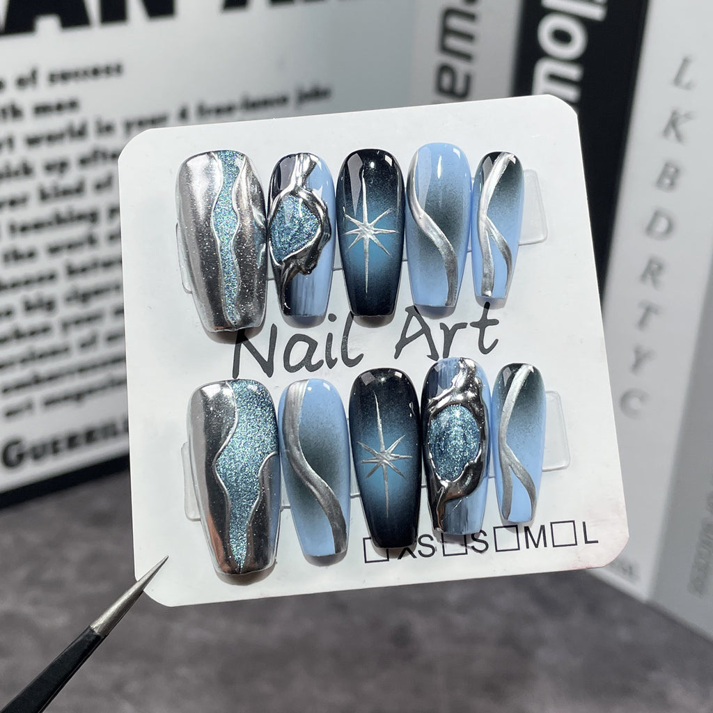3D Cat-Eye Nägel im Schwarz-Blau-Verlauf