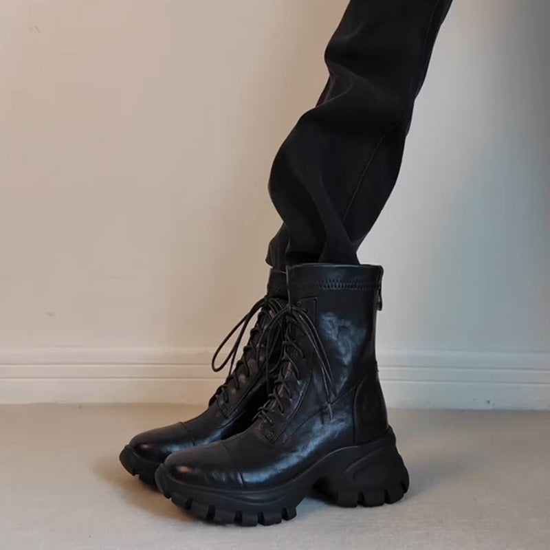 Stylische schwarze Motorradstiefel mit Reissverschluss