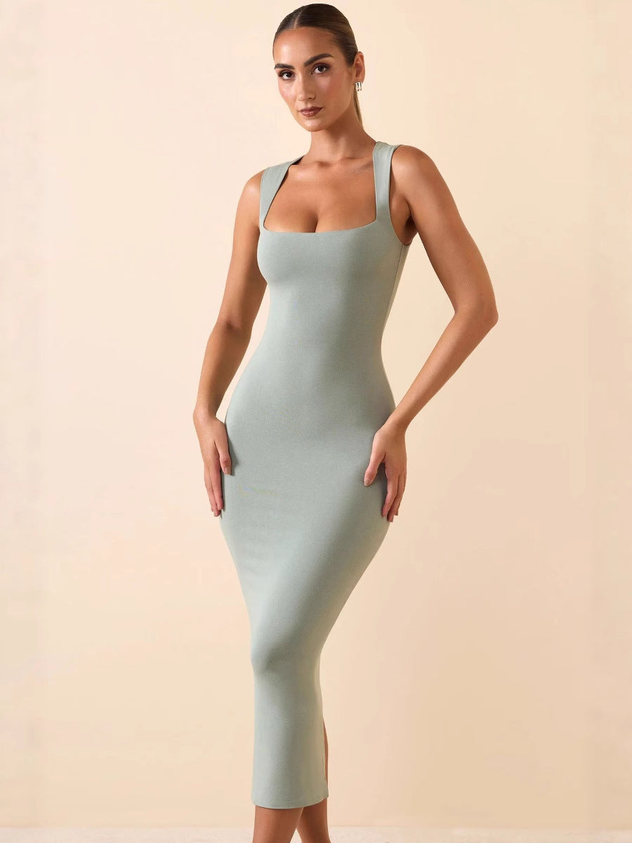 Elegantes Trägerkleid mit Seitenschlitz