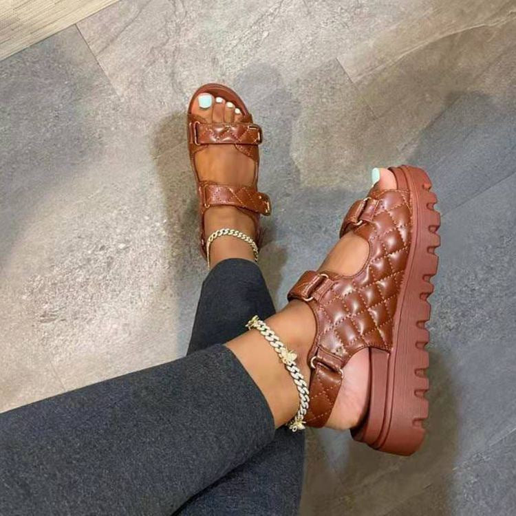 Klassische Damen-Sandalen mit Klettverschluss – Bild 7 | LuxeStyle
