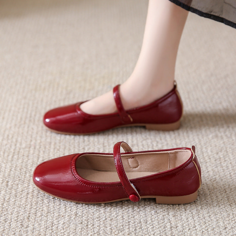 Mary-Jane-Ballerina «Dolce» · Lack, mit Riemchen
