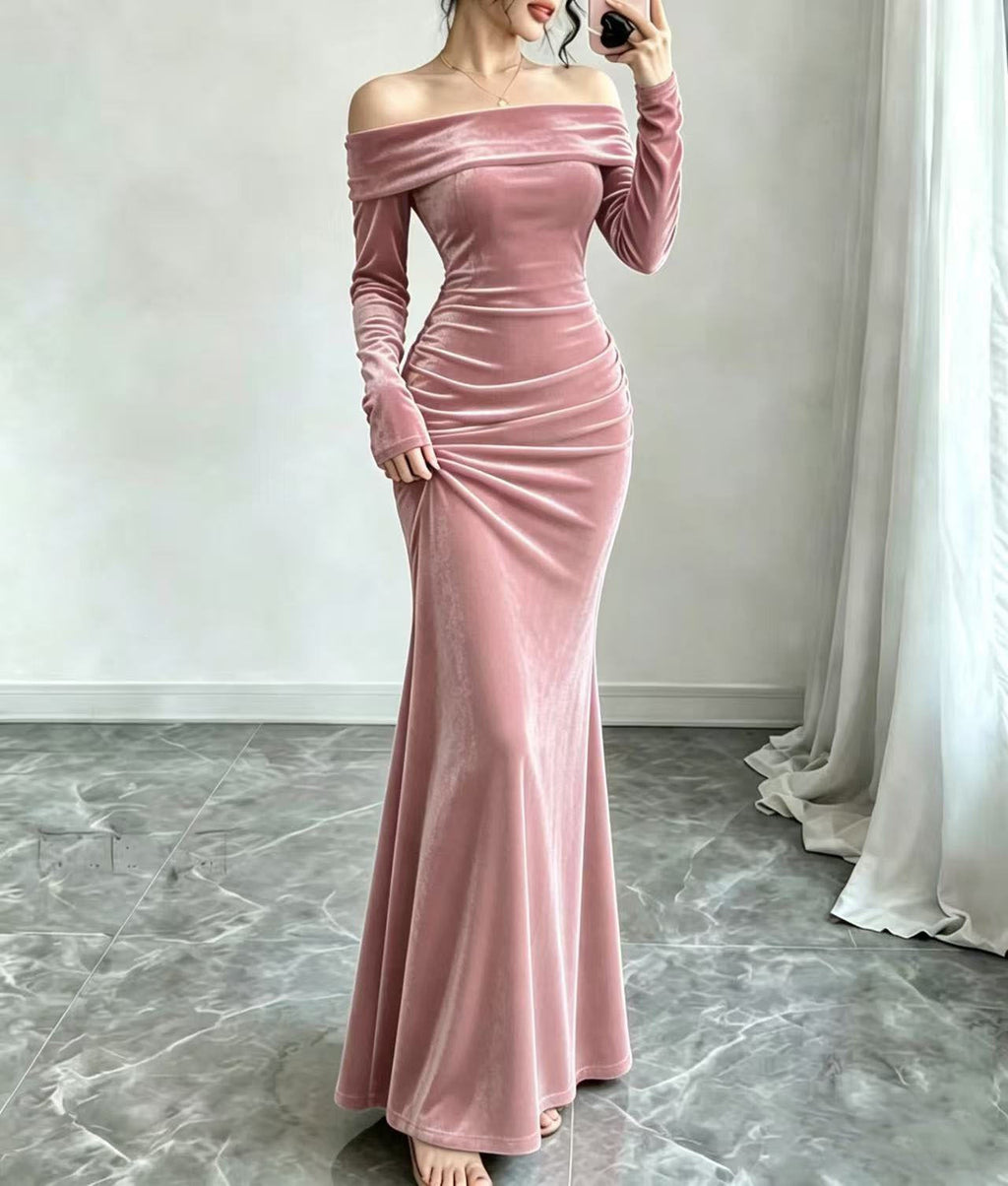 Elegantes Samtkleid mit Off-Shoulder-Design