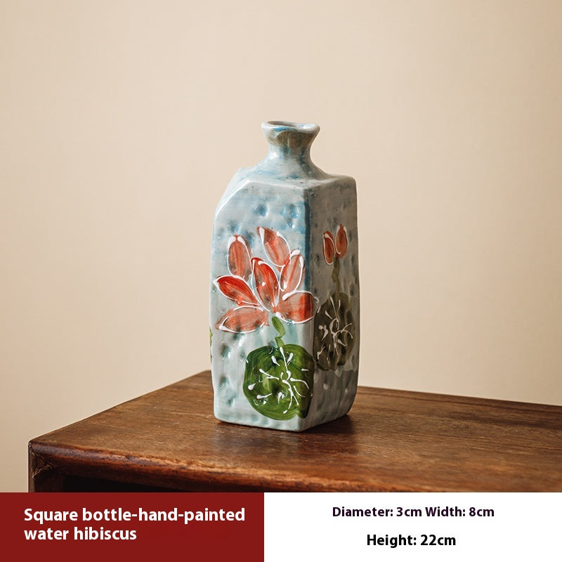 Keramik-Vase mit Handbemalung