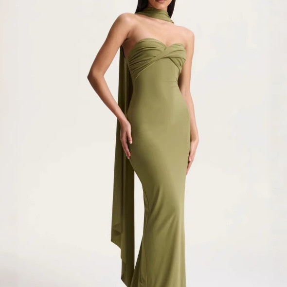 Halterneck Wickelkleid mit Twist-Detail | LuxeStyle