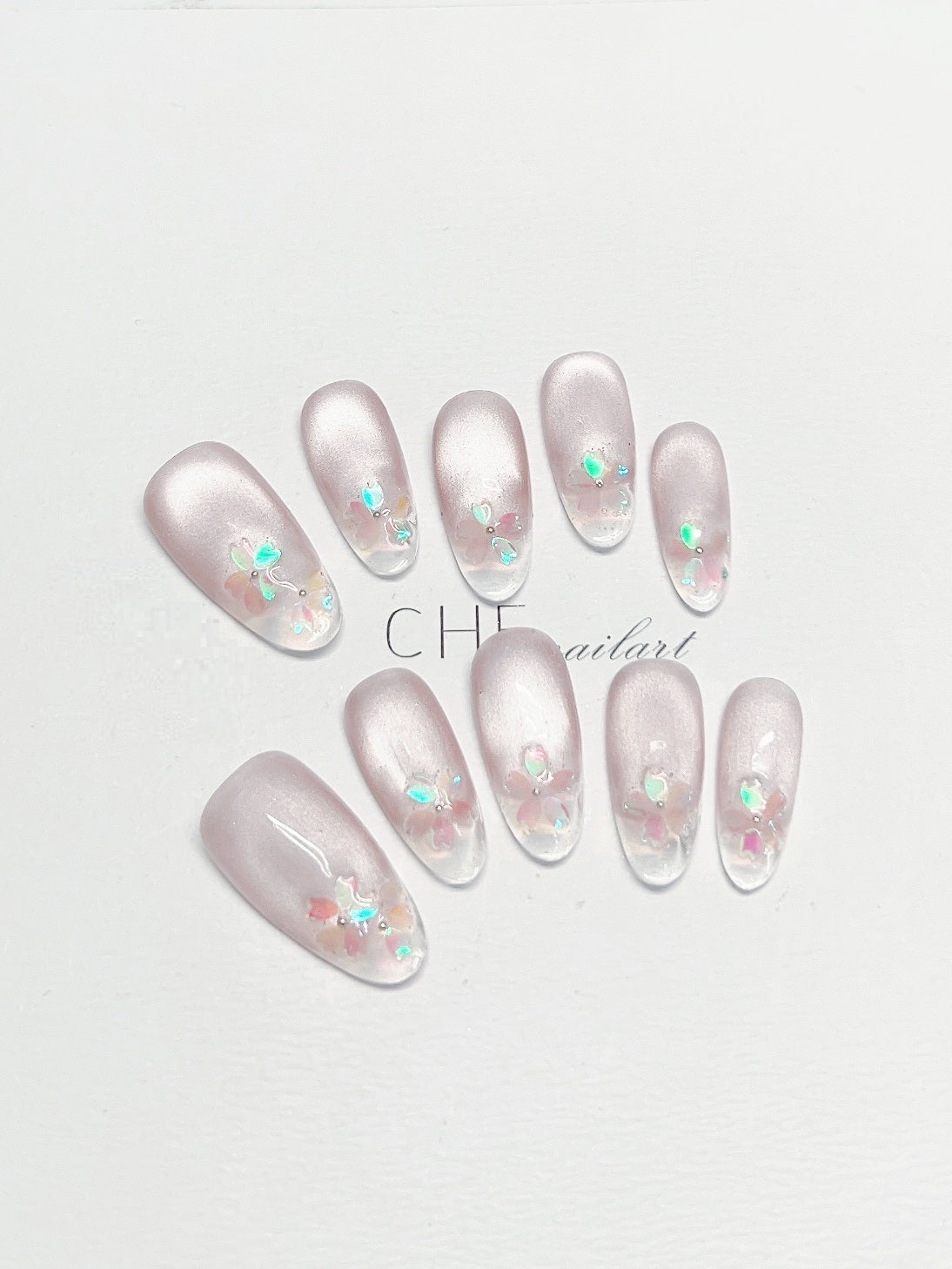 Cat Eye Oval-Kunstnägel – Transparent Fluorescent – Bild 9 | LuxeStyle