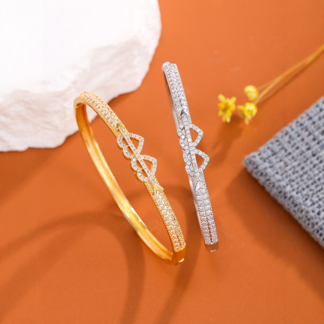 Doppelherzarmband mit Zirkonia – Bild 4 | LuxeStyle