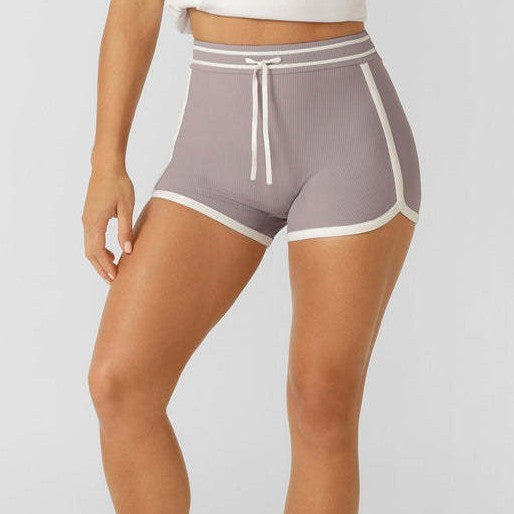High-Waist Yoga Shorts mit Farbblock