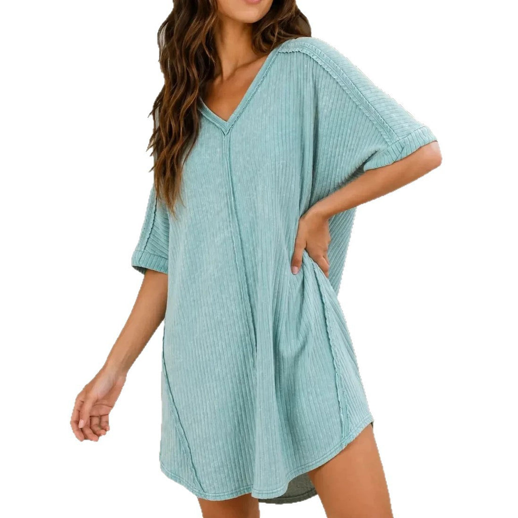 Kurzes V-Neck Kleid im Loose-Fit – Bild 10 | LuxeStyle