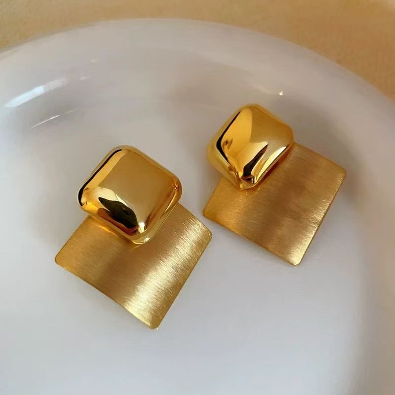 Statement-Ohrringe «Doré» · gebürstetes Gold, quadratisch