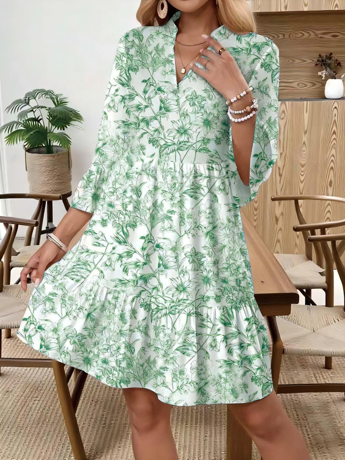 Damen V-Ausschnitt Blumenkleid mit ausgestellten Ärmeln – Bild 4 | LuxeStyle