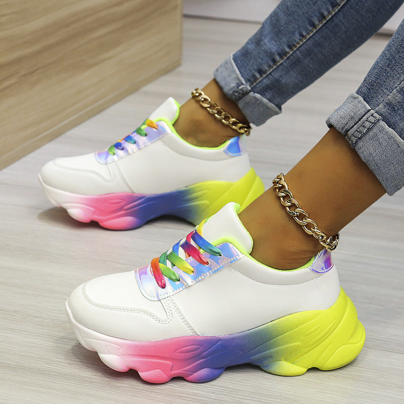 Farbige Plateau-Sneaker im Old-Dad-Stil – Bild 3 | LuxeStyle