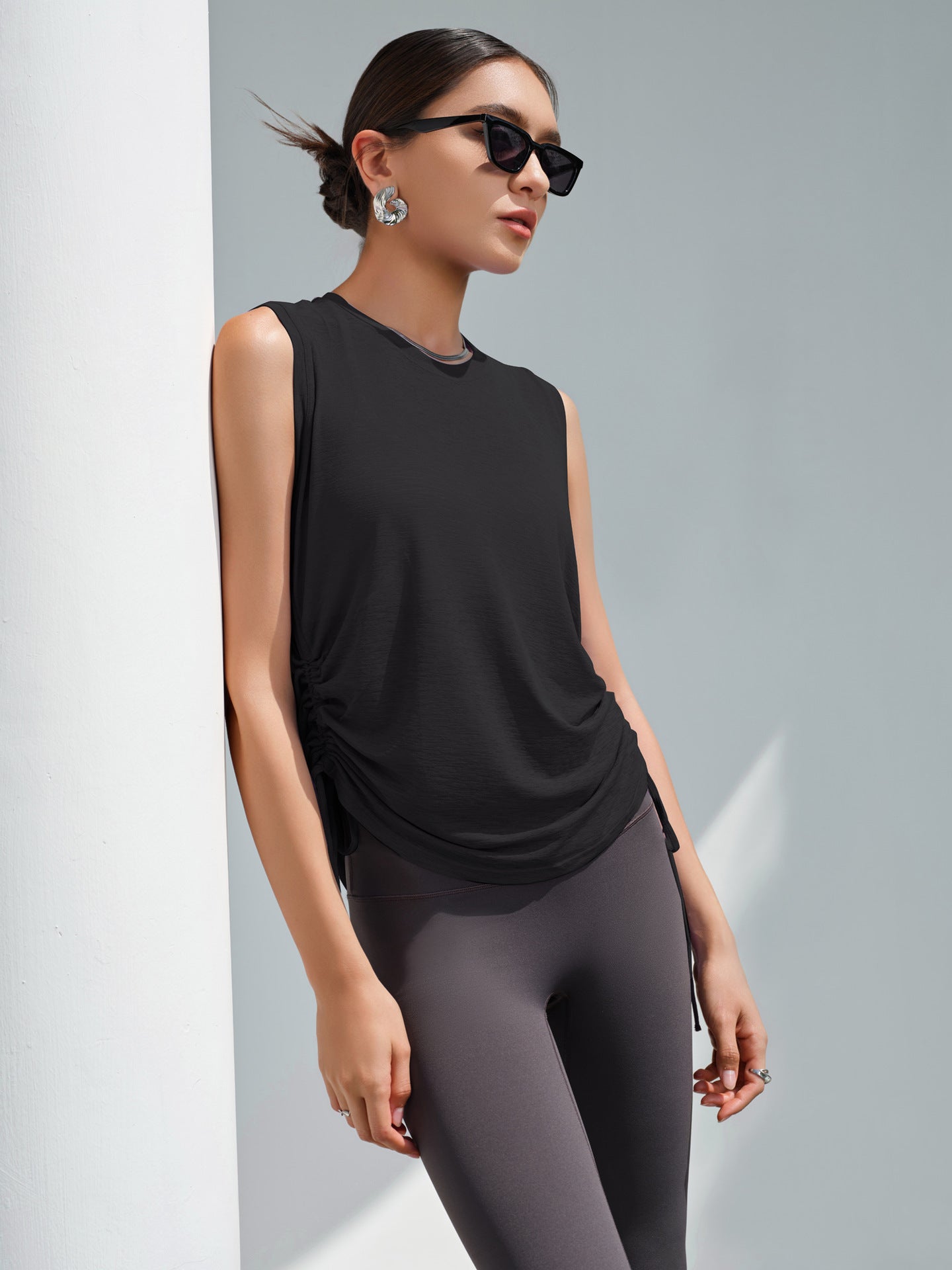 Luftiges Sporttop mit Kordelzug – Ansicht 7