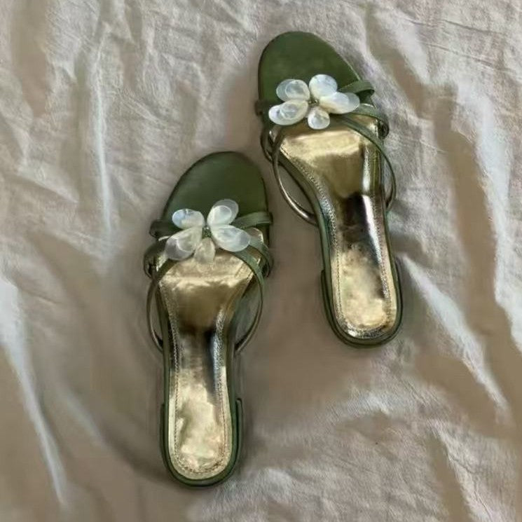 Florale Riemchen-Sandalen mit Quadratzehen – Bild 2 | LuxeStyle
