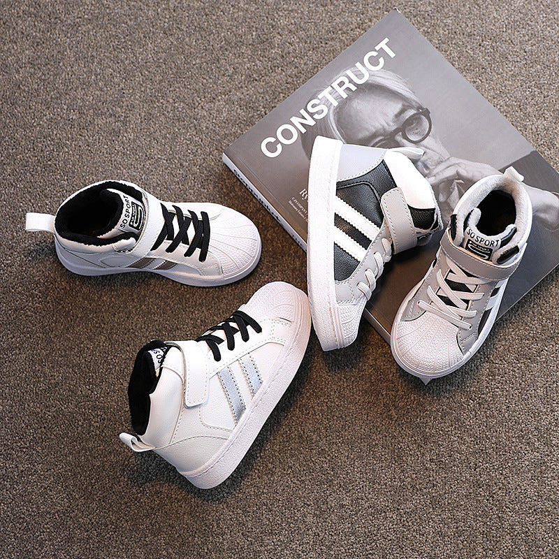 Jungen Sportschuhe mit Klettverschluss – Bild 3 | LuxeStyle