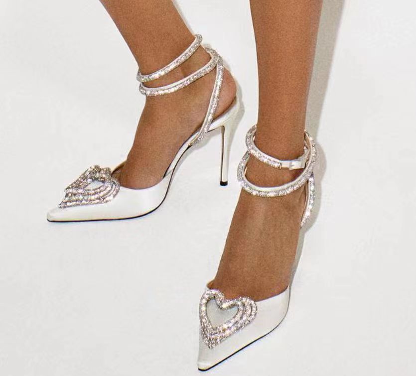 Elegante Herz-Rhinestone-Sandalen – Bild 20 | LuxeStyle