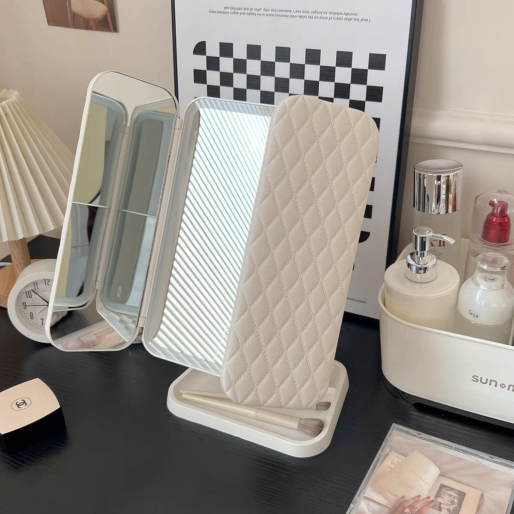 Dreifach LED-Makeup-Spiegel mit USB-Ladefunktion – Bild 11 | LuxeStyle