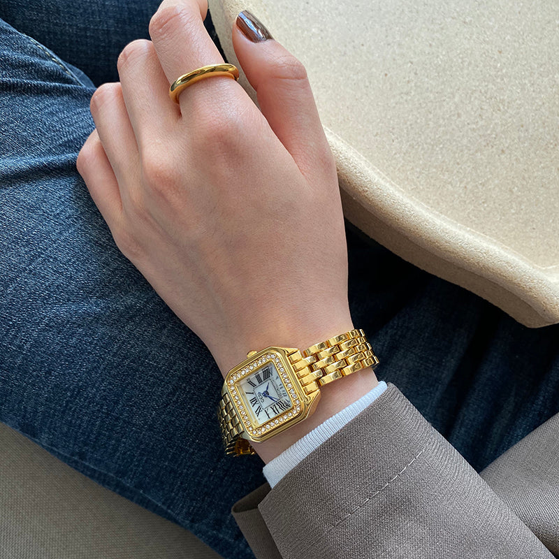 Goldene Quarzuhr für Damen – Bild 2 | LuxeStyle