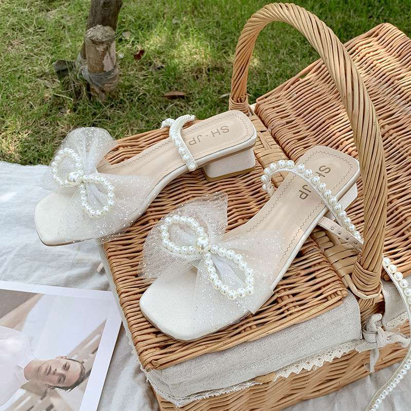 Lace-Up High Heels in Beige – Bild 5 | LuxeStyle