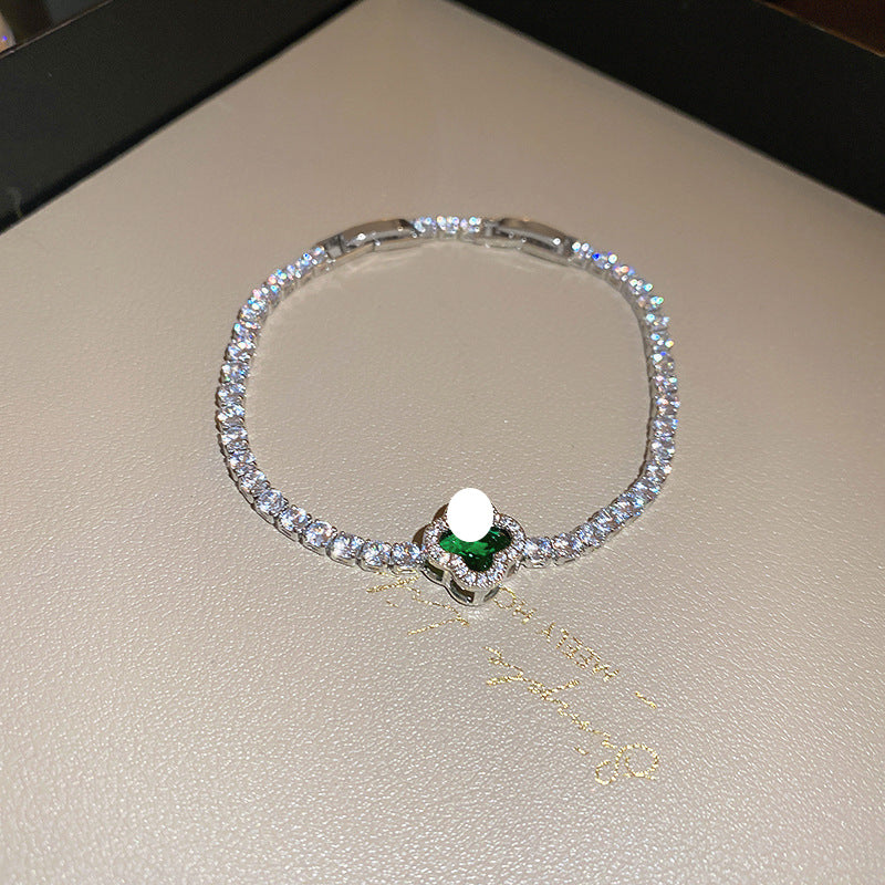 Exquisites Zirkonia Herz Armreif im Western-Stil – Ansicht 2