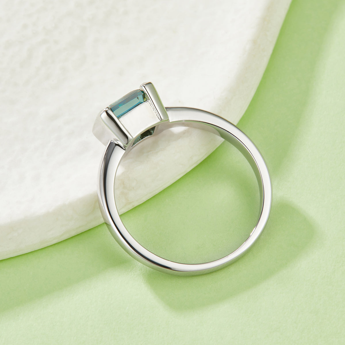 Grüner Moissanit Solitär Ring