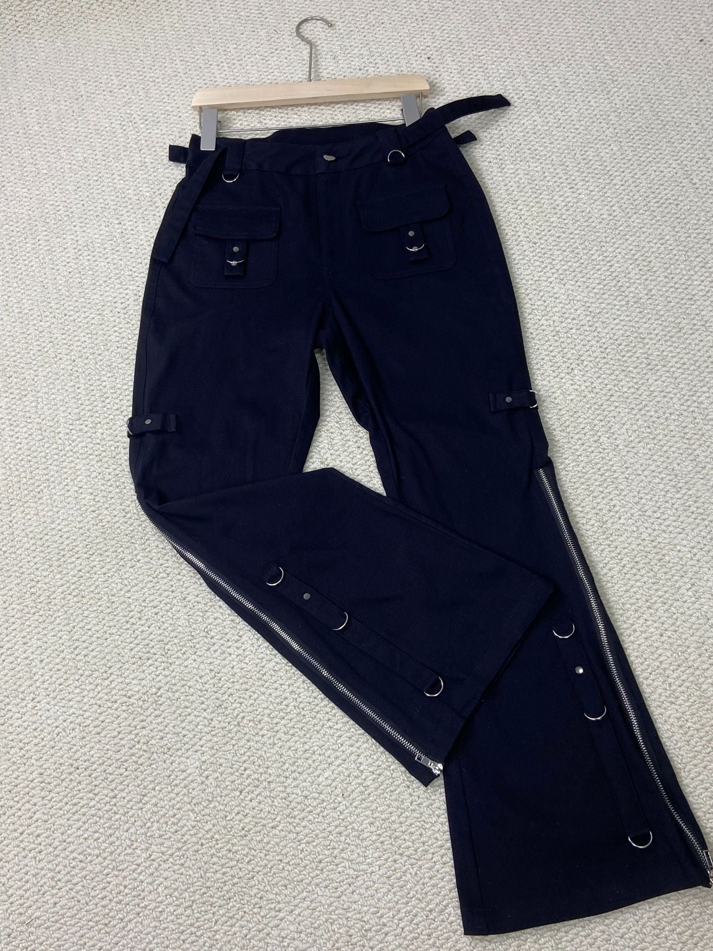 Low-Rise Straight-Leg Cargo-Hose