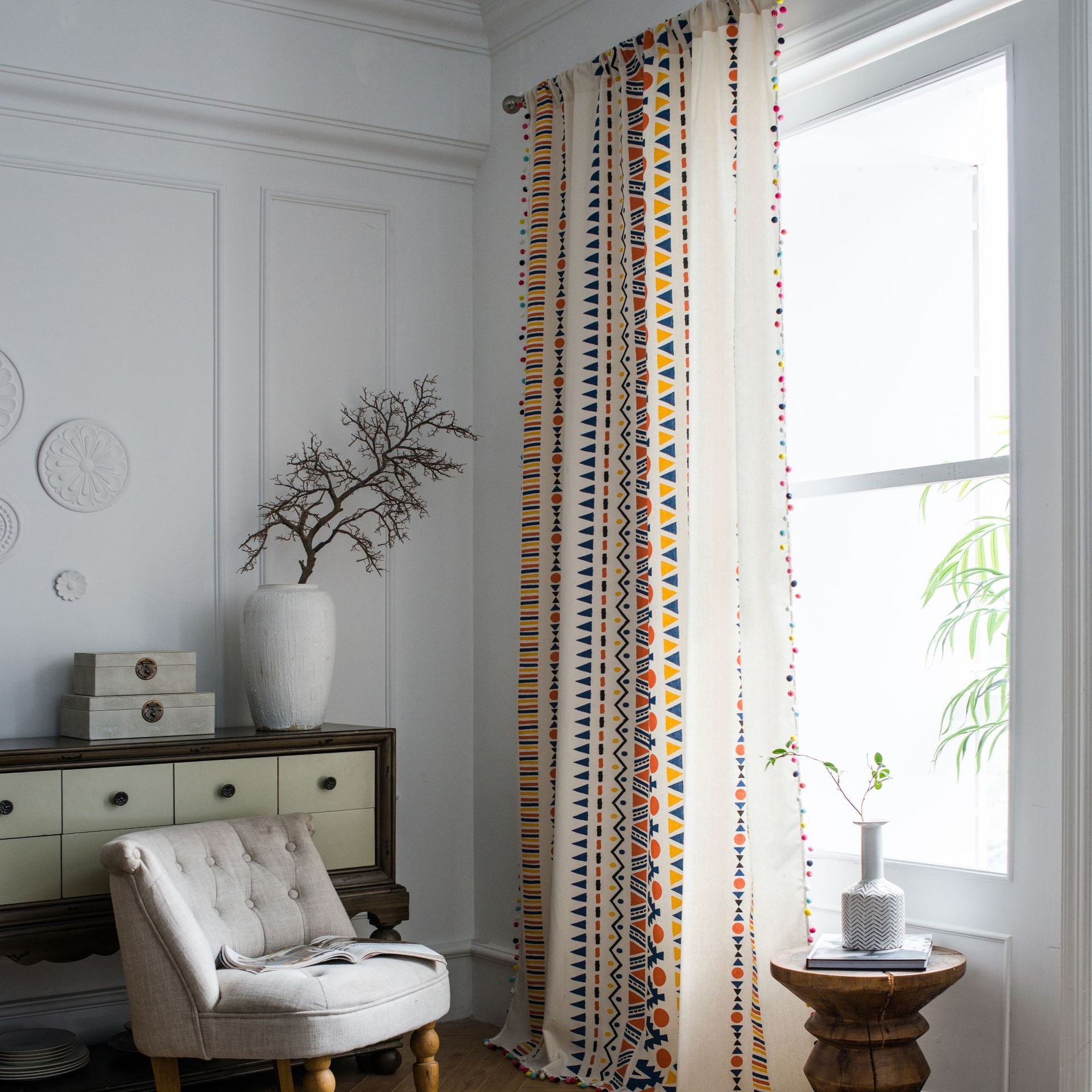 Bunte Vorhänge im Bohème-Stil