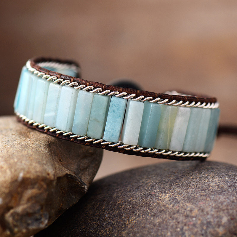 Handgemachtes Lederarmband mit Herz- und Geometrie-Elementen – Bild 2 | LuxeStyle
