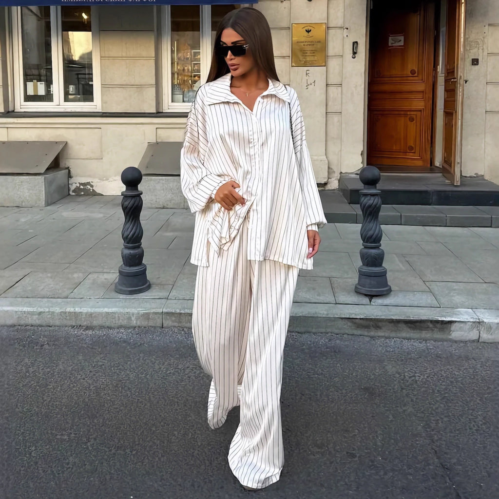 Gestreiftes Zweiteiler-Set mit Cardigan & Hose