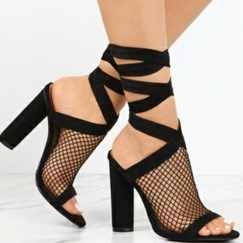 Hohe Keil-Sandalen