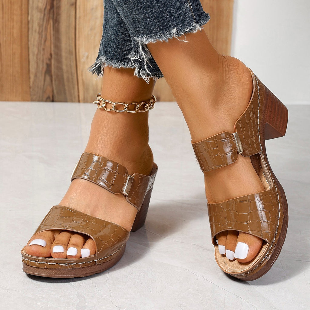 Keilabsatz Peep-Toe Pantoletten mit Steinmuster | LuxeStyle