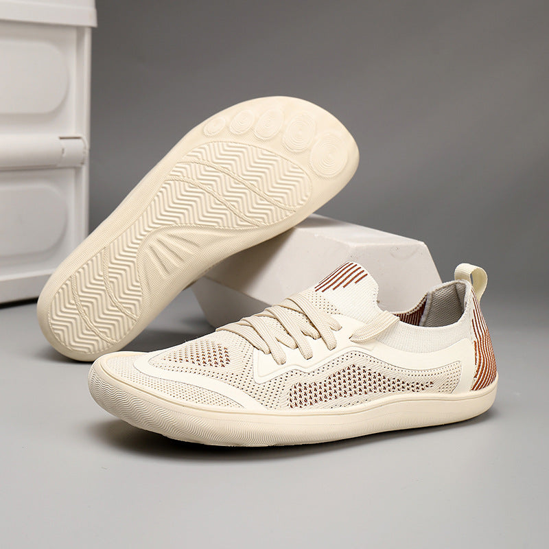 Wander-Sneaker mit breiter Zehenbox