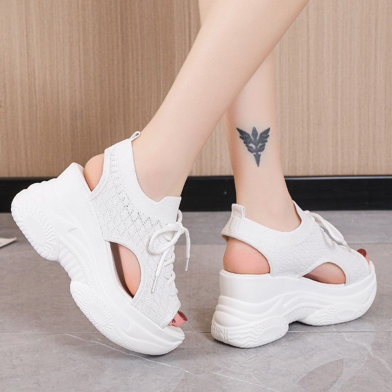 Keile-Plateau-Sandalen aus Flyknit – Bild 6 | LuxeStyle