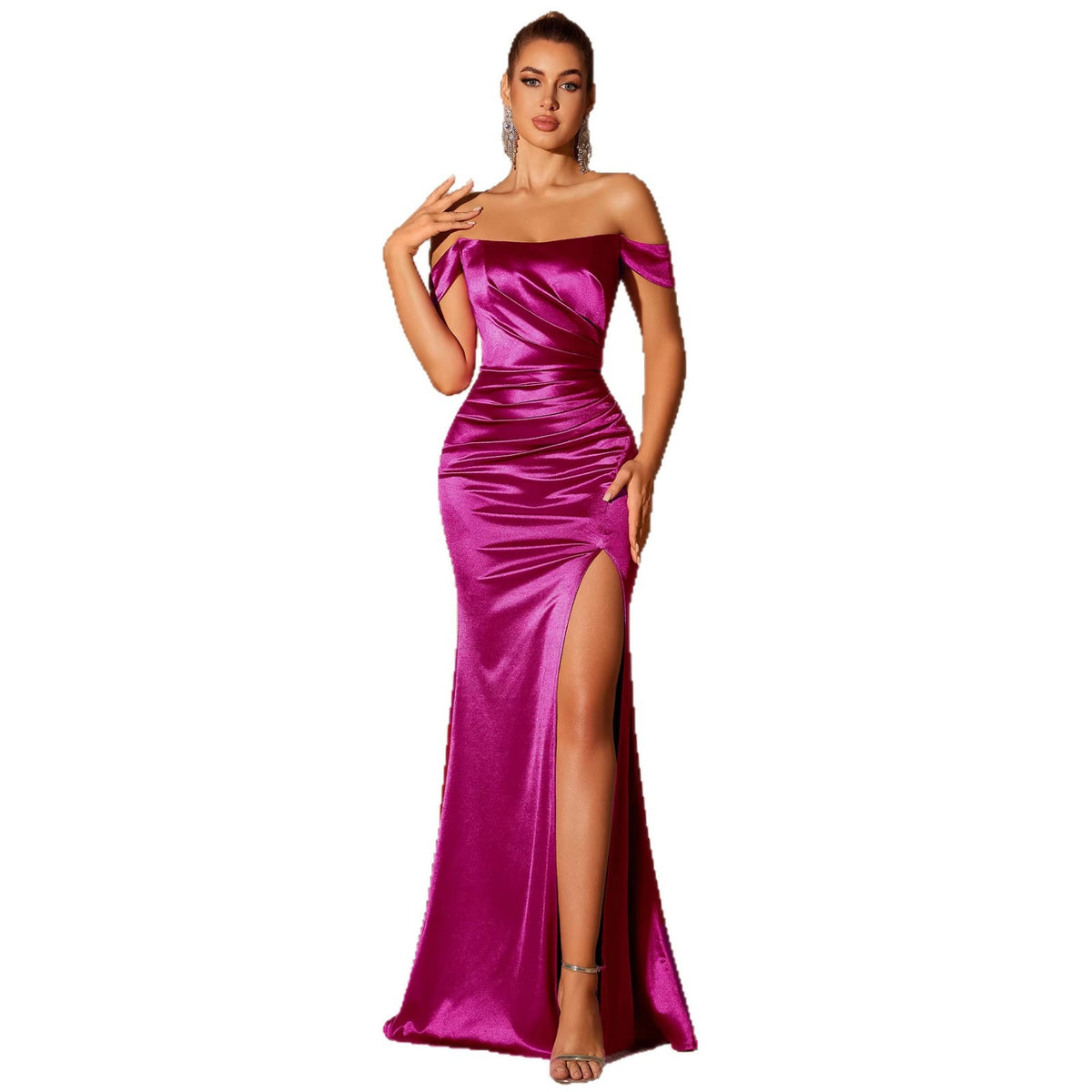 Rosenrotes Satin-Abendkleid mit Off-Shoulder – Bild 5 | LuxeStyle