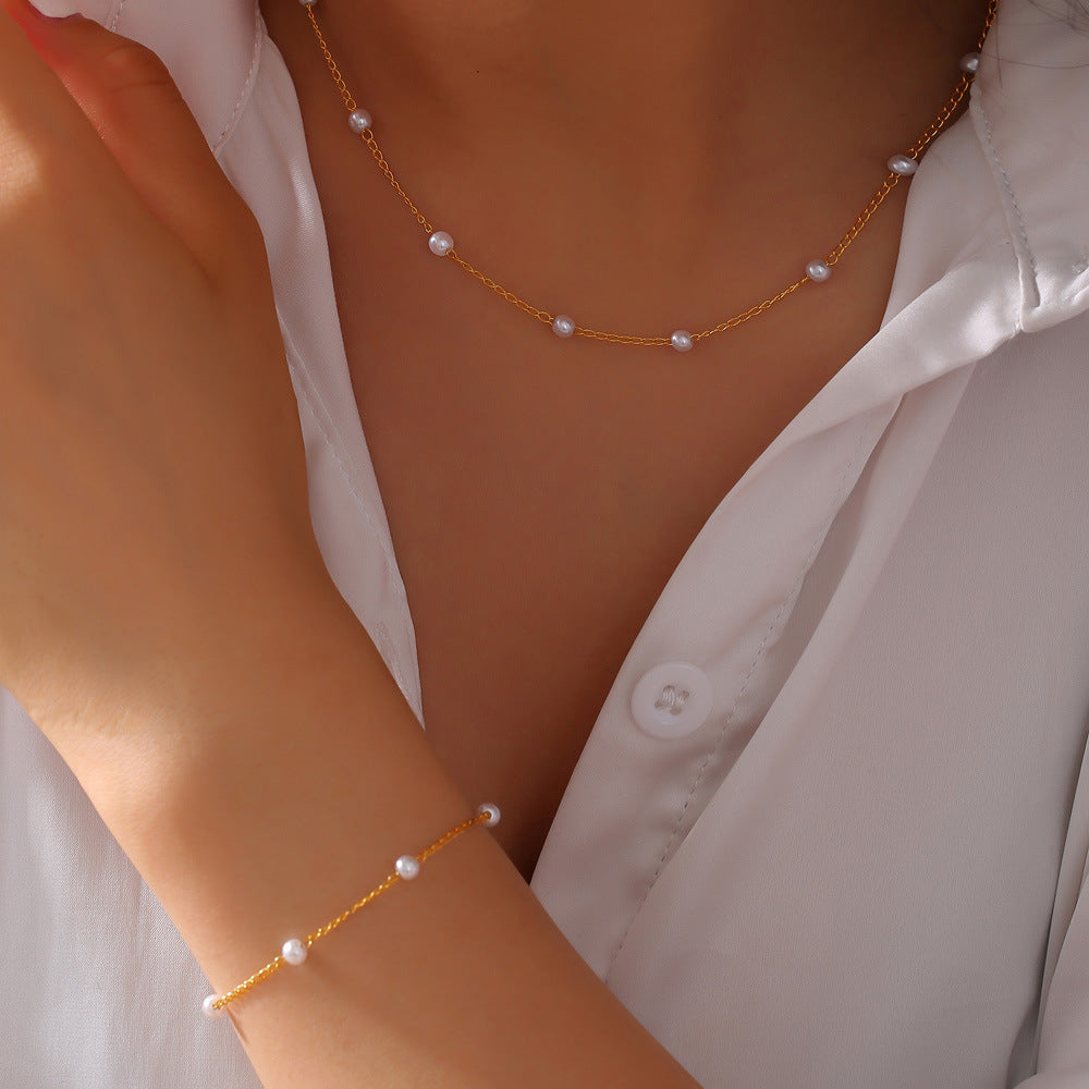 Damen Armband aus Titanstahl – Gold – Bild 4 | LuxeStyle