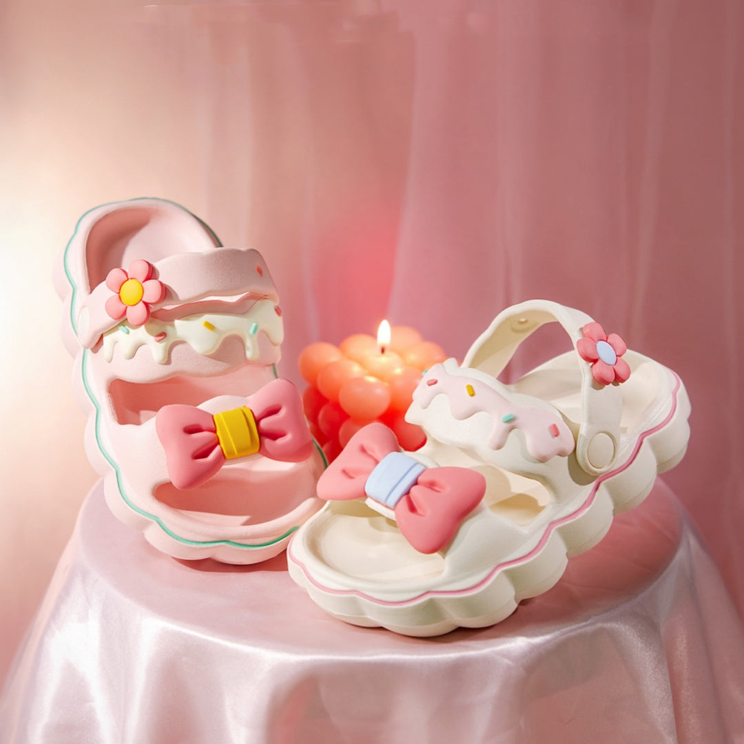 Kinder-Sandalen mit Cartoon-Muster