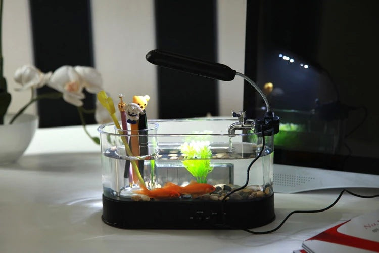 Mini-Aquarium mit Uhrenfunktion, Temperaturalarm und Stifthalter