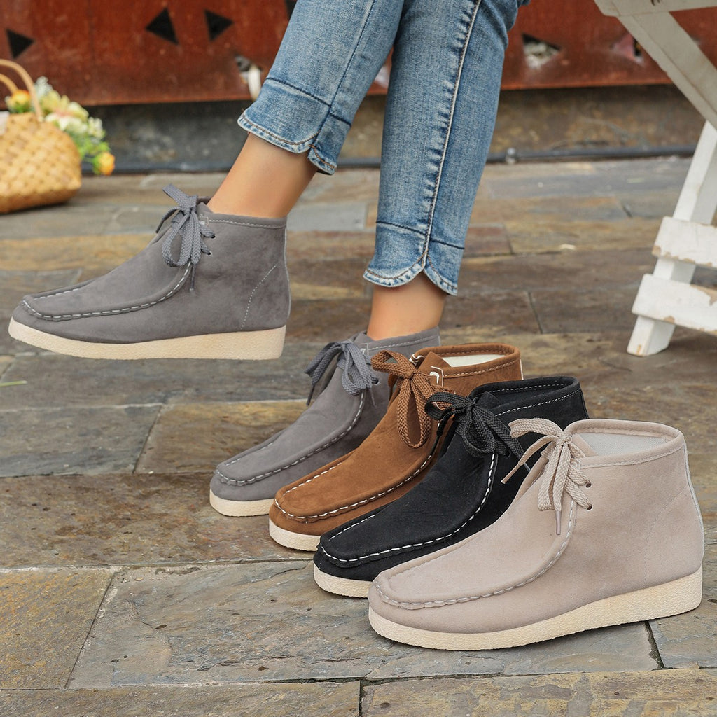 Rundspitzige Knöchelboots mit Stitch-Detail