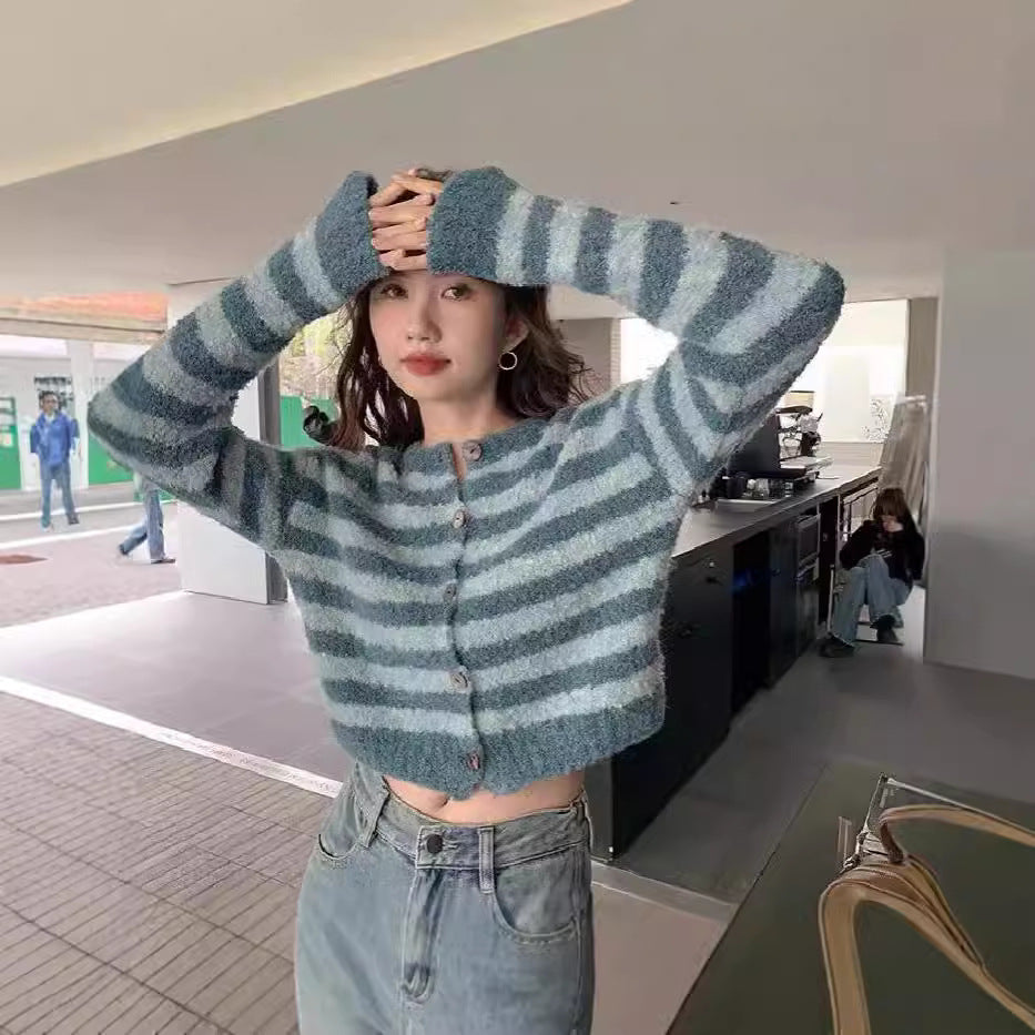 Kurzer Cardigan aus Ringstrickgarn