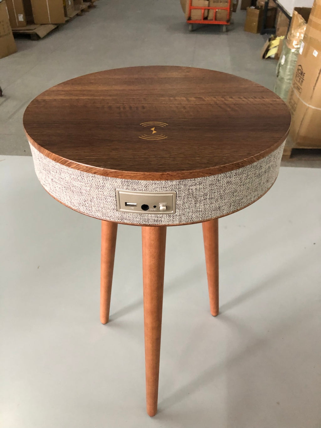 Bluetooth Beistelltisch mit Wireless Charging – Bild 3 | LuxeStyle