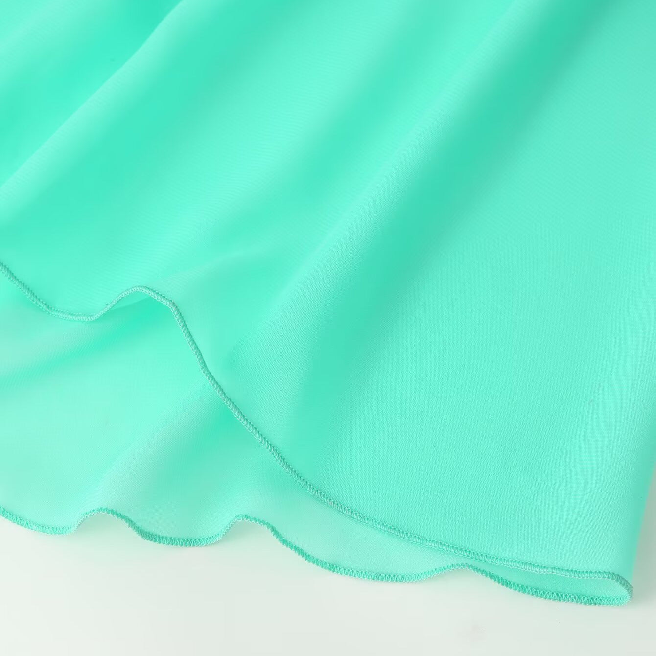 Elegantes Rüschenkleid
