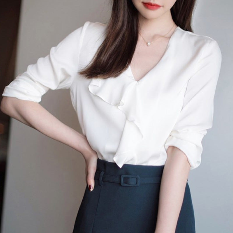Elegante weisse Bluse mit V-Ausschnitt – Bild 1 | LuxeStyle