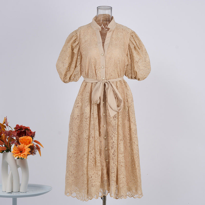 Oversized Wickelkleid mit Stickerei – Bild 5 | LuxeStyle