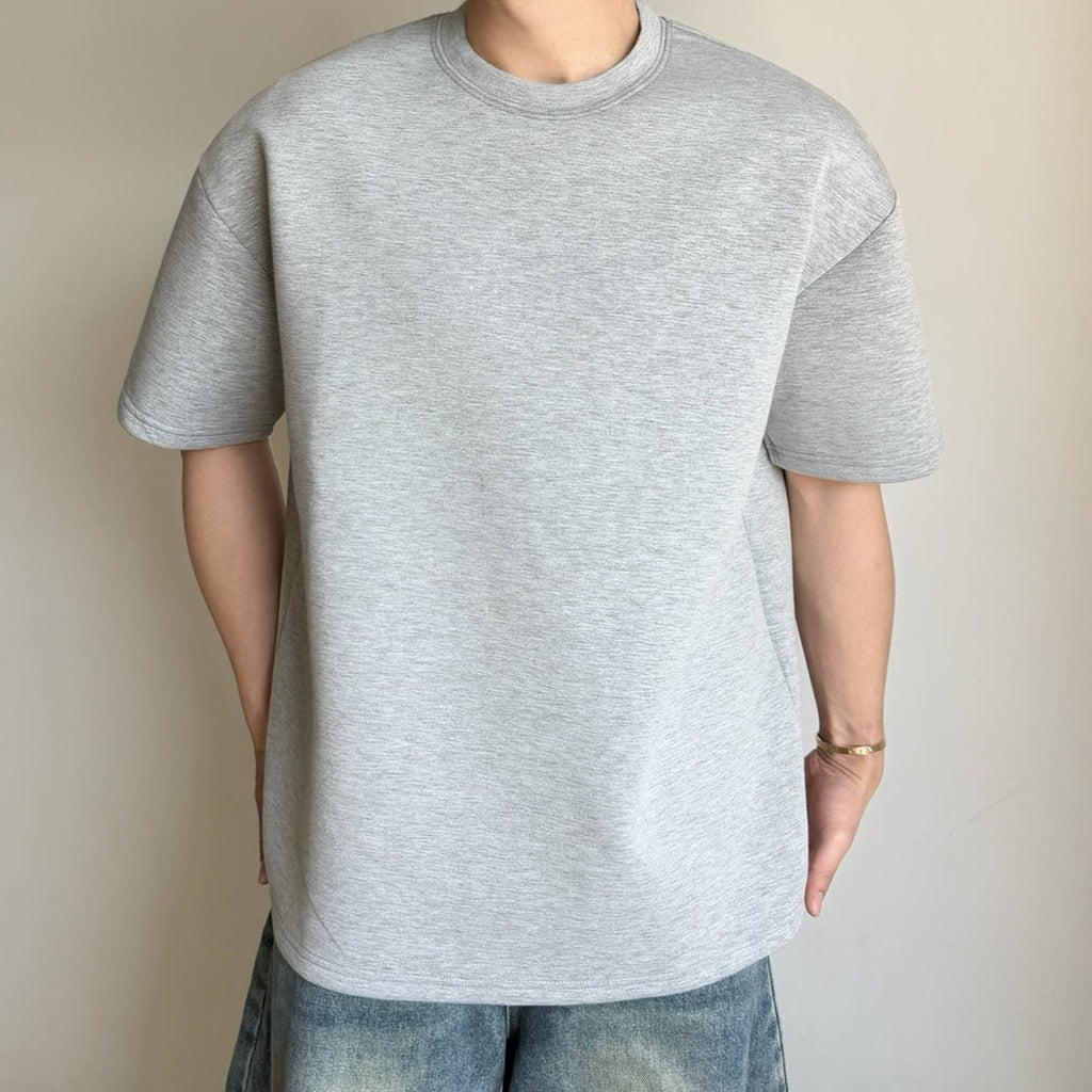 Weiten-schmeichelndes Crew-Neck T-Shirt