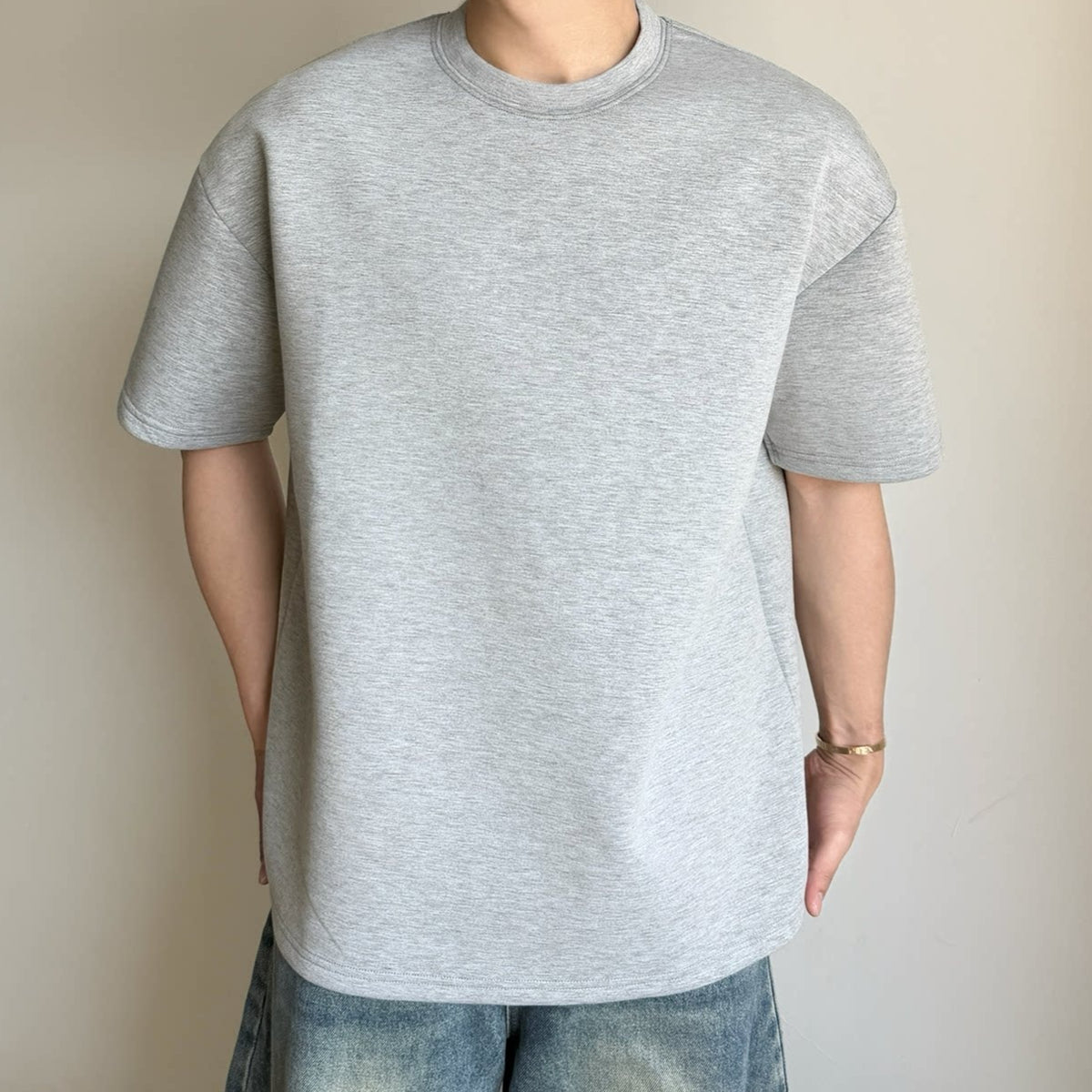 Weiten-schmeichelndes Crew-Neck T-Shirt
