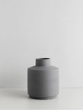 Keramikvase im nordischen Stil