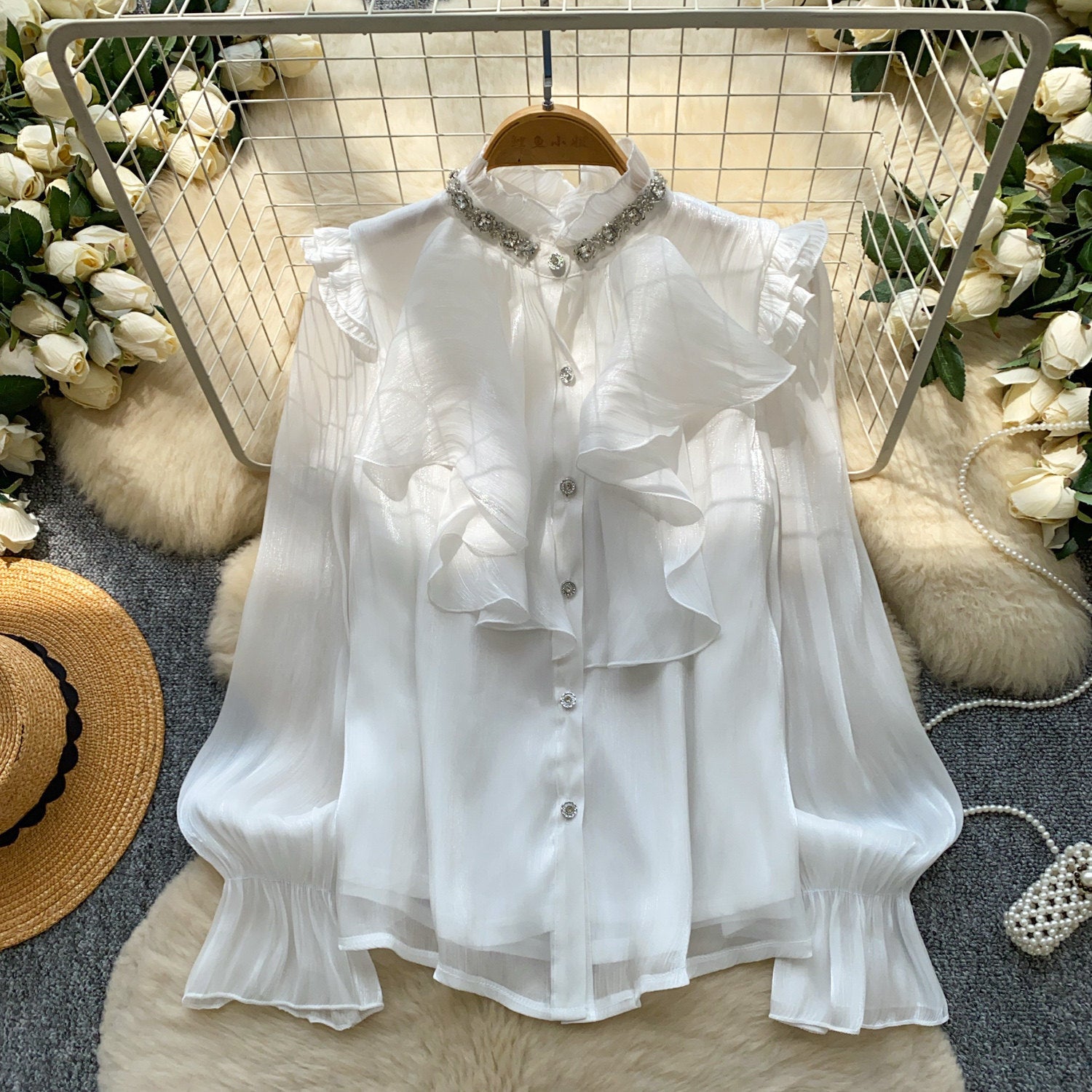Elegantes Rüschen-Shirt mit Perlen