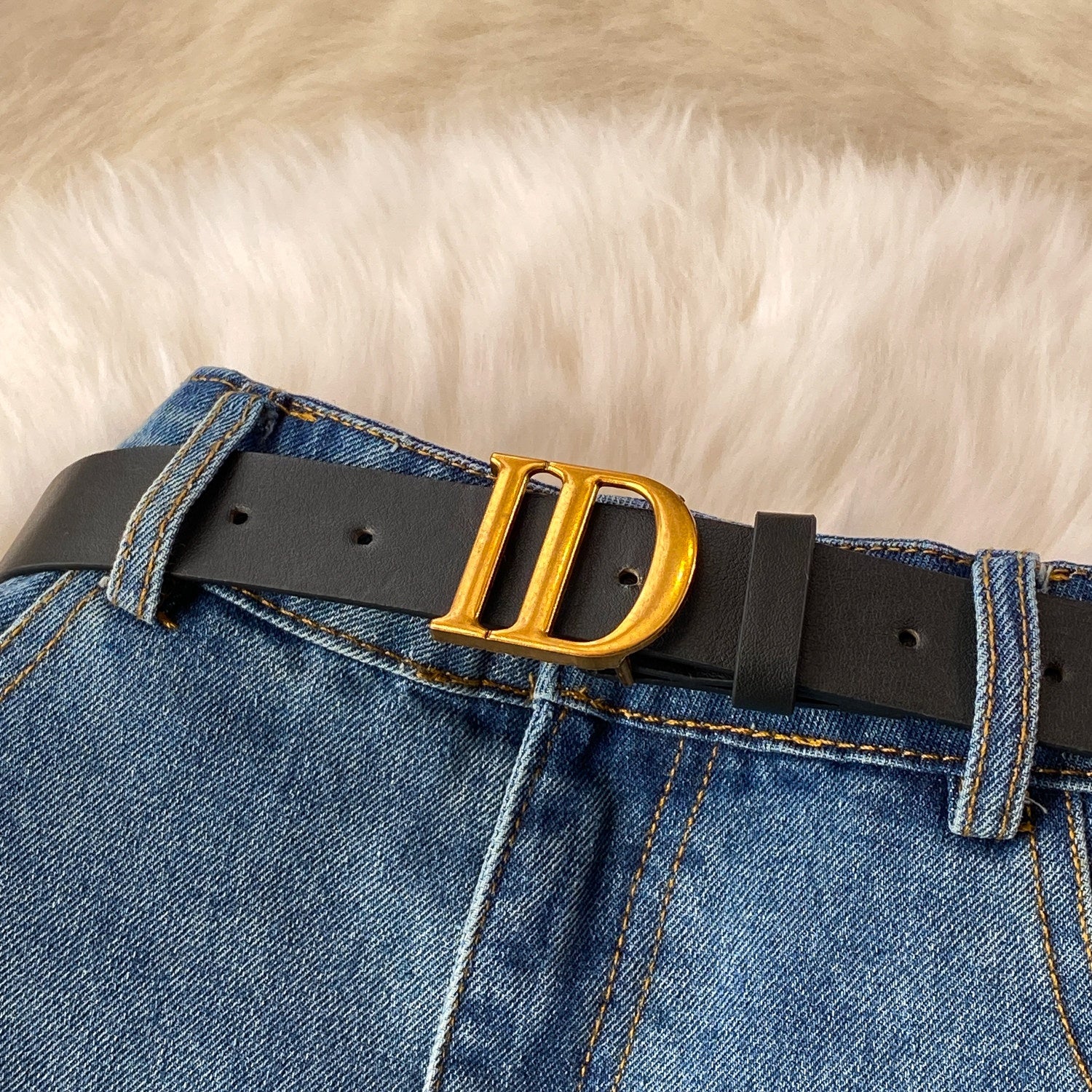 Cooler Ripped Denim-Jupe mit Fransen